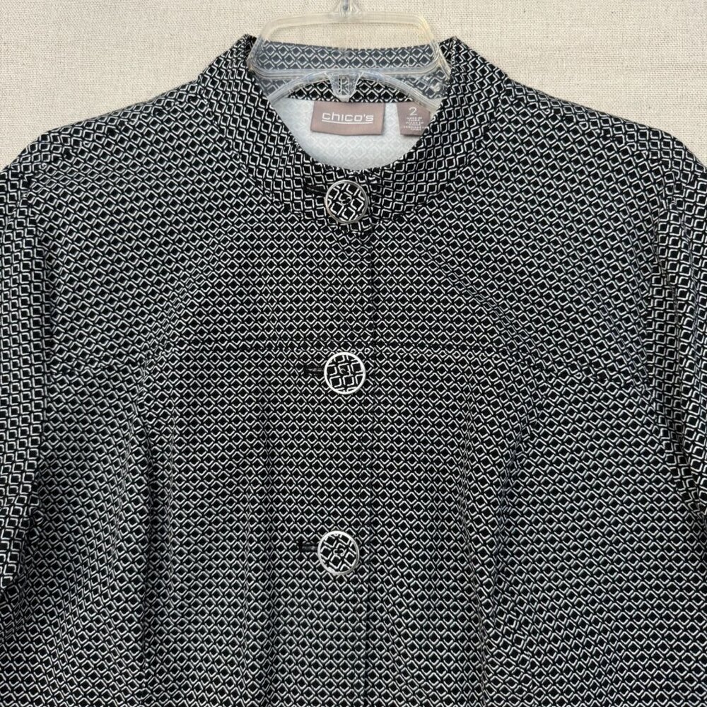 Chicos Black & White Button-Up Jacket Geometric Pattern Ruche Sleeve & Pockets 2 - Picture 3 of 13